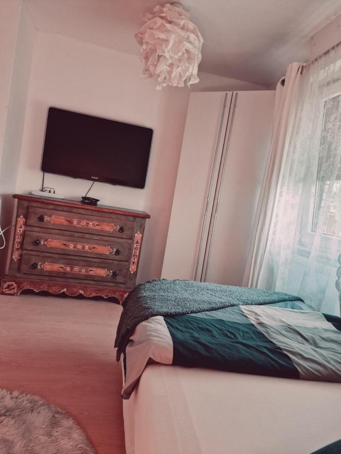 Rosindell Brunnenhaus Apartment Halle  ภายนอก รูปภาพ